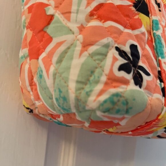 VERA BRADLEY | Rainforest Lily Coral Pattern Tote-Like NEW! - Picture 4 of 16